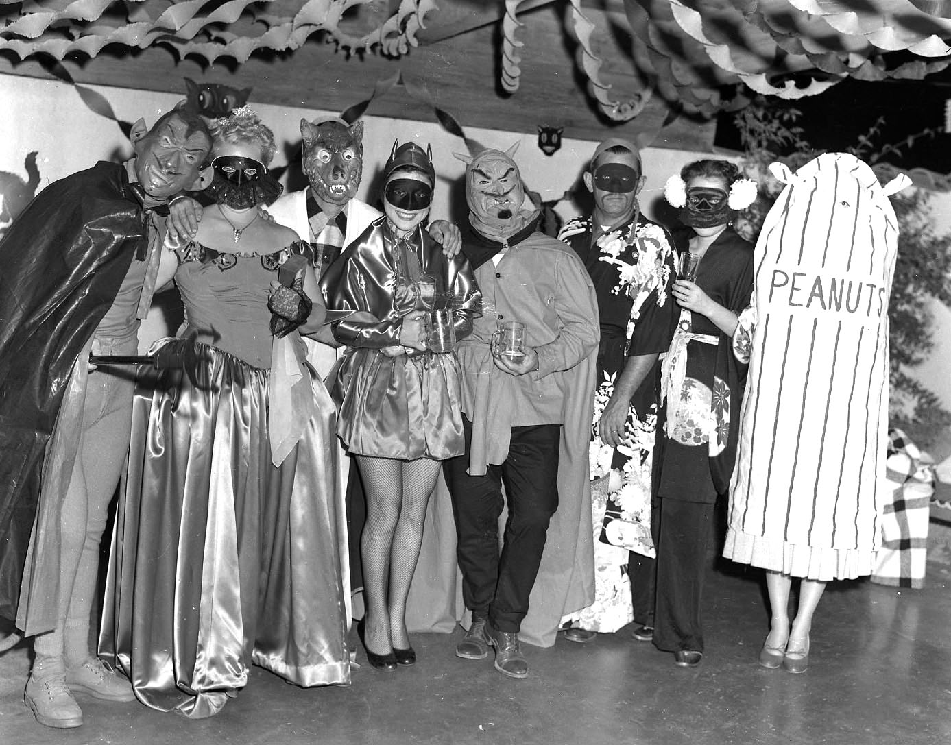 Halloween costumes from the 50s hotsell