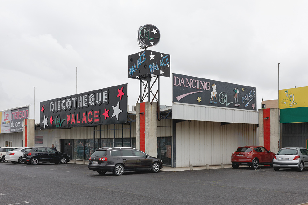 abandoned French nightclubs Tabuchi