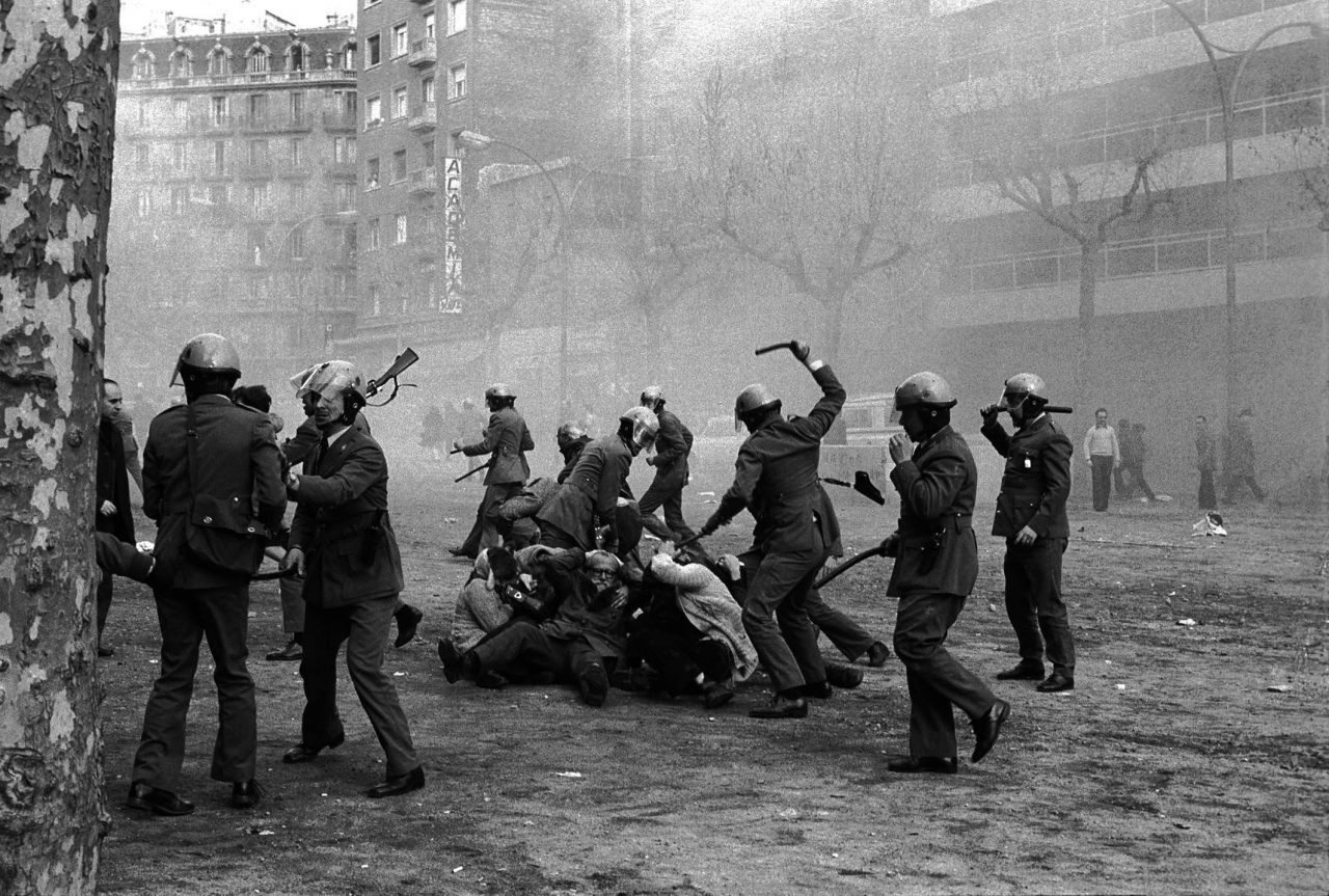 Barcelona 1976: When Franco's Fascists Attacked - Flashbak