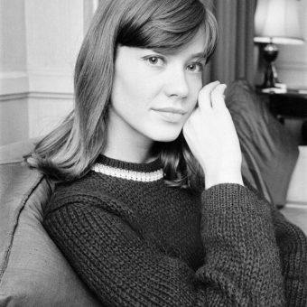 Françoise Hardy, aged 19 years old, in the UK to promote four new ...