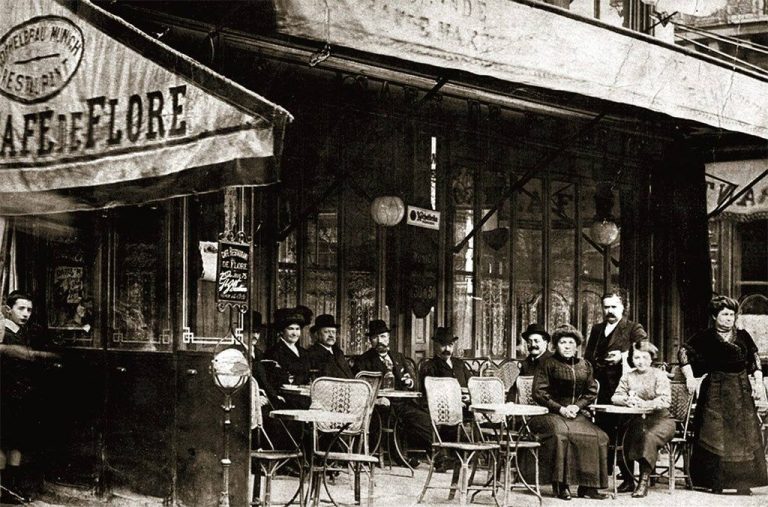 Photographs of the Famous Café de Flore in Paris - Flashbak