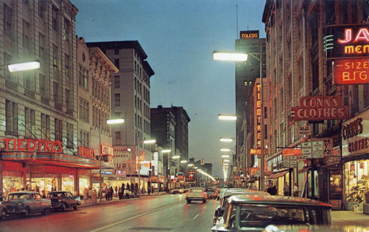 A Look Around Paris Jewelers, Toledo, Ohio In The 1950s - Flashbak