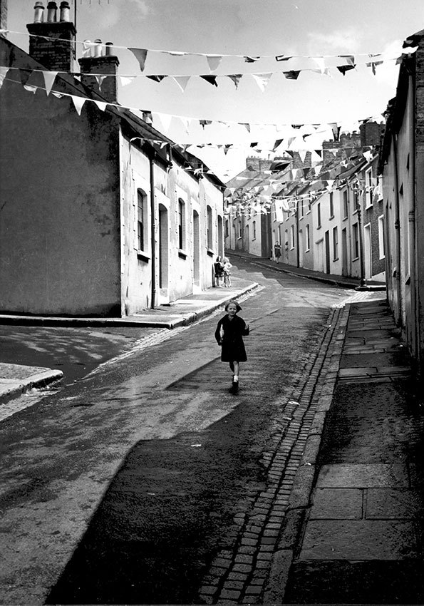 Edwin Smith: St Columba’s Wells, Londonderry, Northern Ireland (1965)