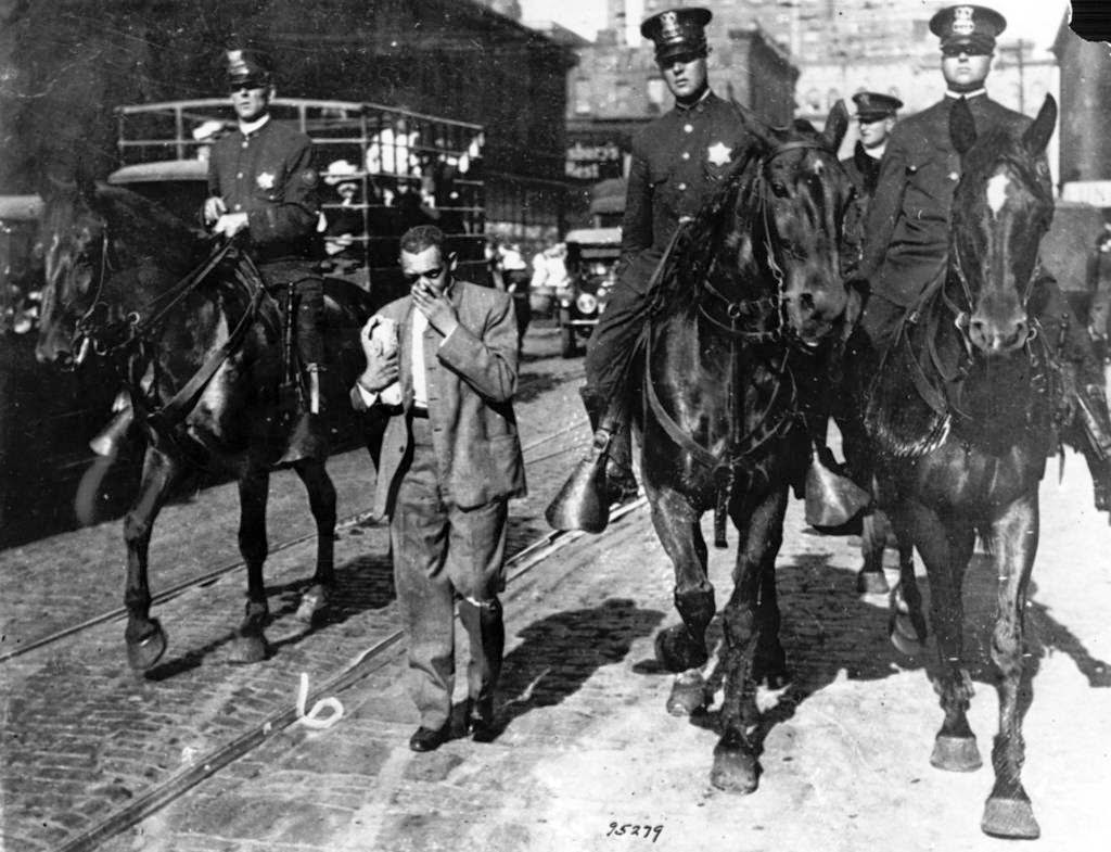 6 -  pequeñas curiosidades  - Página 22 Chicagos-1919-race-riot-5