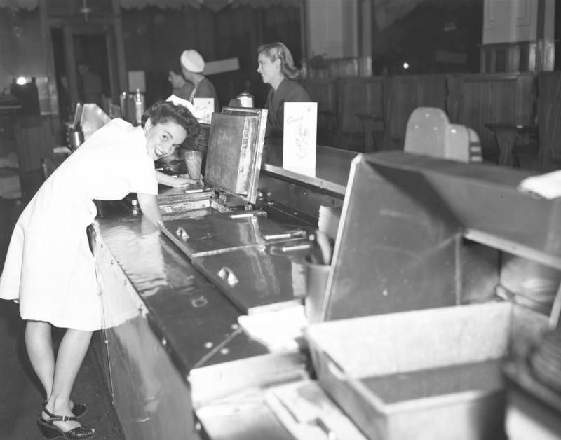 Currie’s Ice Cream Parlors LA 1946 California