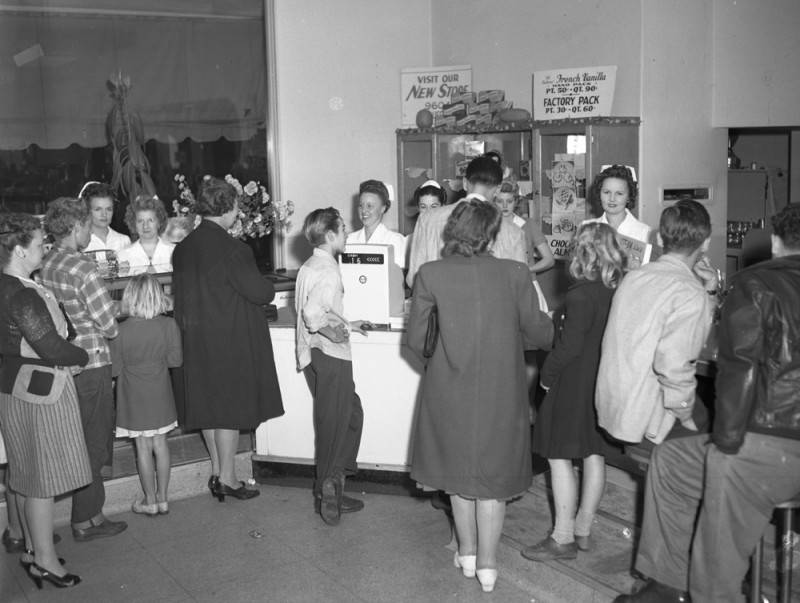 Currie’s Ice Cream Parlors LA 1946 California