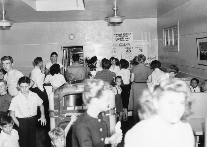 Currie’s Ice Cream Parlors LA 1946 California