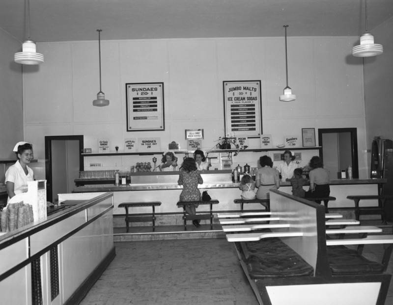 Currie’s Ice Cream Parlors LA 1946 California