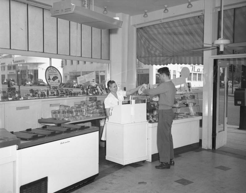 Currie’s Ice Cream Parlors LA 1946 California