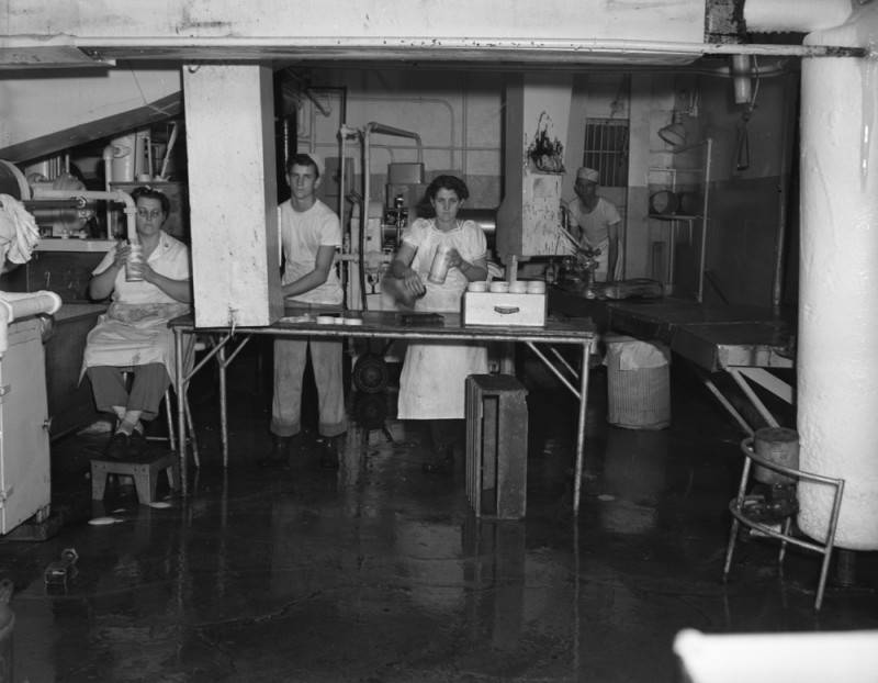 Currie’s Ice Cream Parlors LA 1946 California