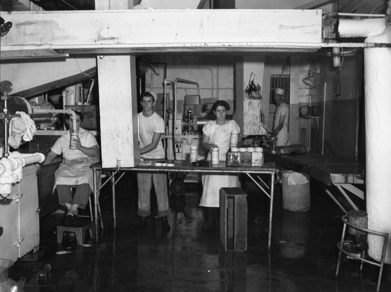 Currie’s Ice Cream Parlors LA 1946 California