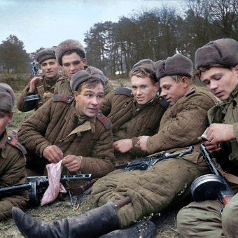 Wonderful Colorized Portraits of Russian Fighters In World War 2
