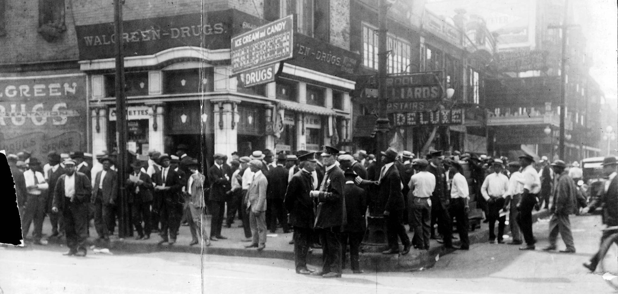 Extraordinary Pictures of the Chicago Race Riots of 1919 Flashbak