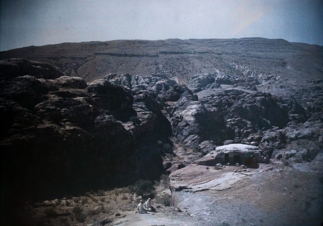 Lush Color Autochromes of Petra 1907 - 1940 - Flashbak