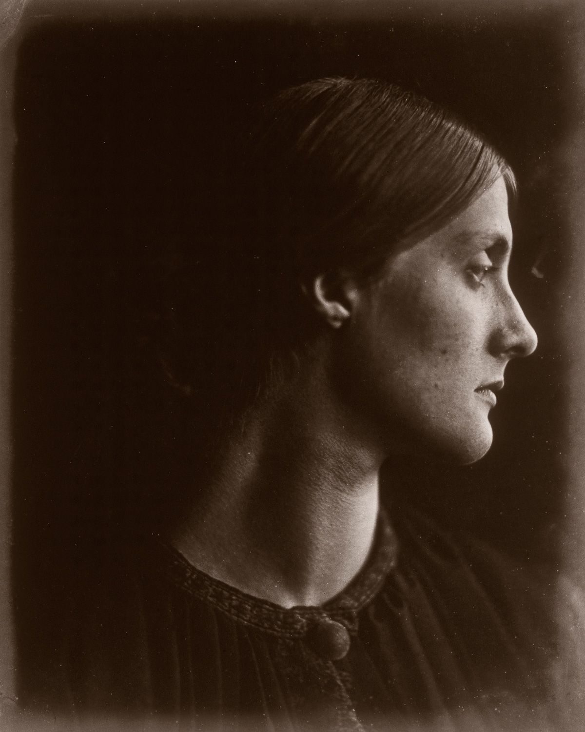 Virginia Woolf, with her mother Julia, 1884