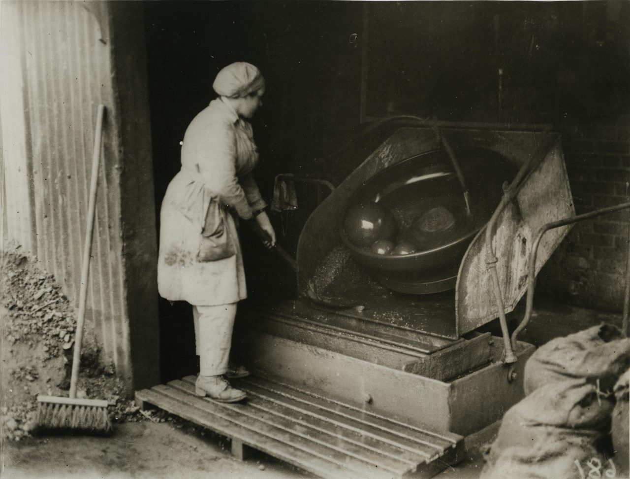 1918 Women World War workers