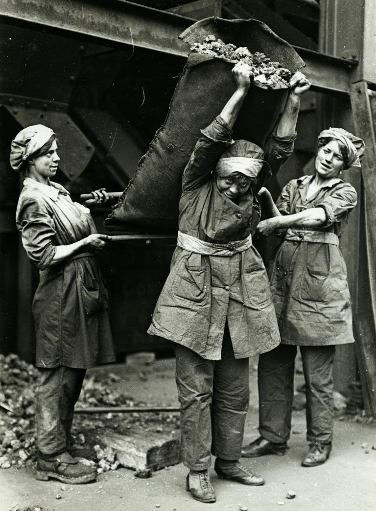 1918 Women World War-29 - Flashbak