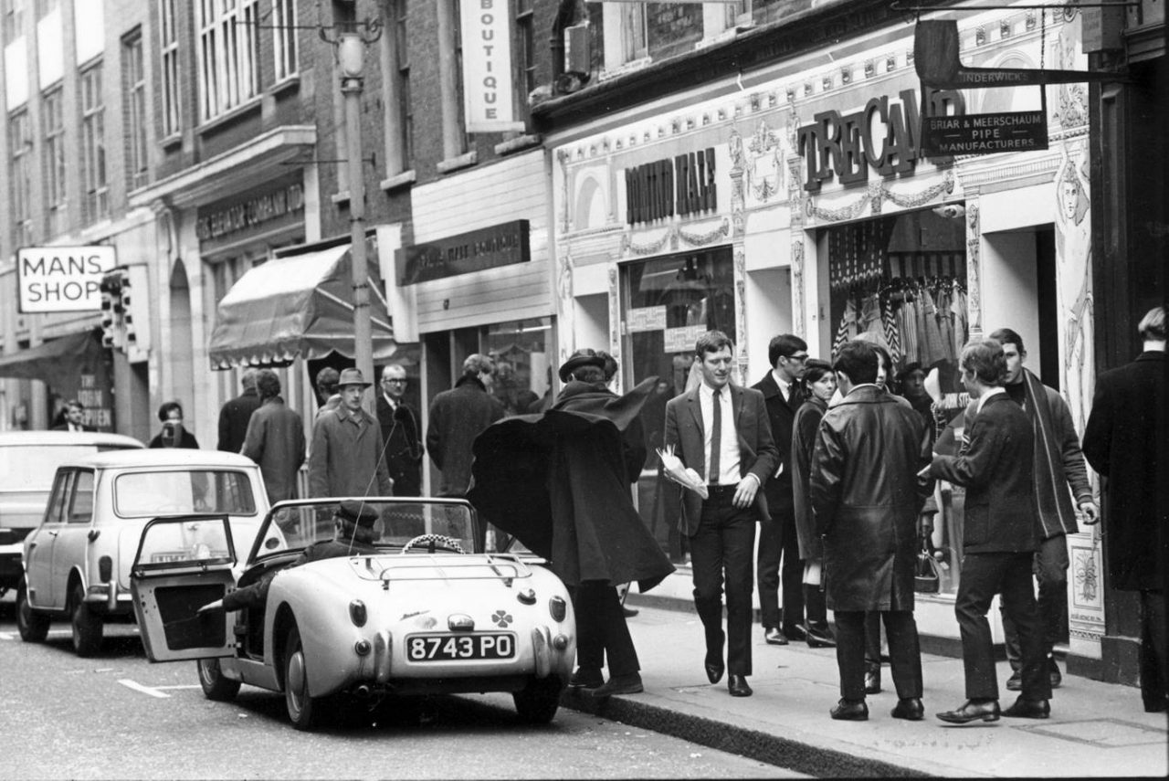 Once The Swingingest Street In The World Pictures Of Carnaby Street 1924 1975 Flashbak