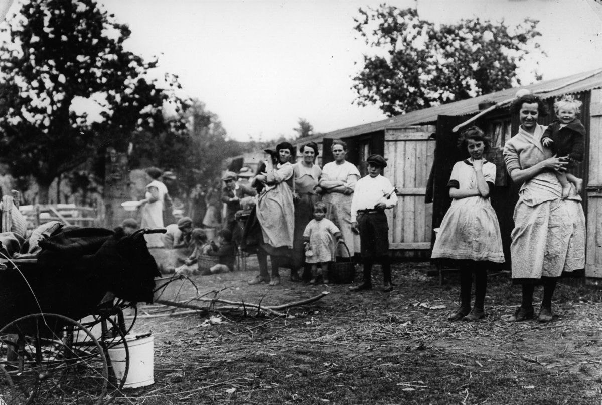 Hop pickers 1910 Kent