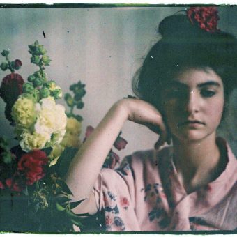 Girls And Gardens : The English Lady’s Autochromes (c.1908)