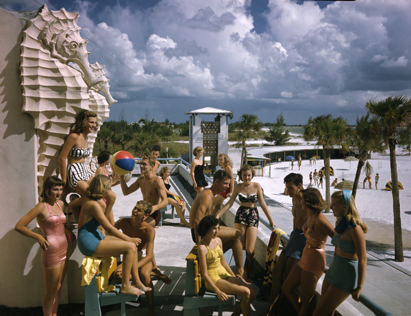 Young people at the municipal casino: Lido Beach, Florida Local call number: JJS0370 Title: Young people at the municipal casino: Lido Beach, Florida Date: ca. 1949