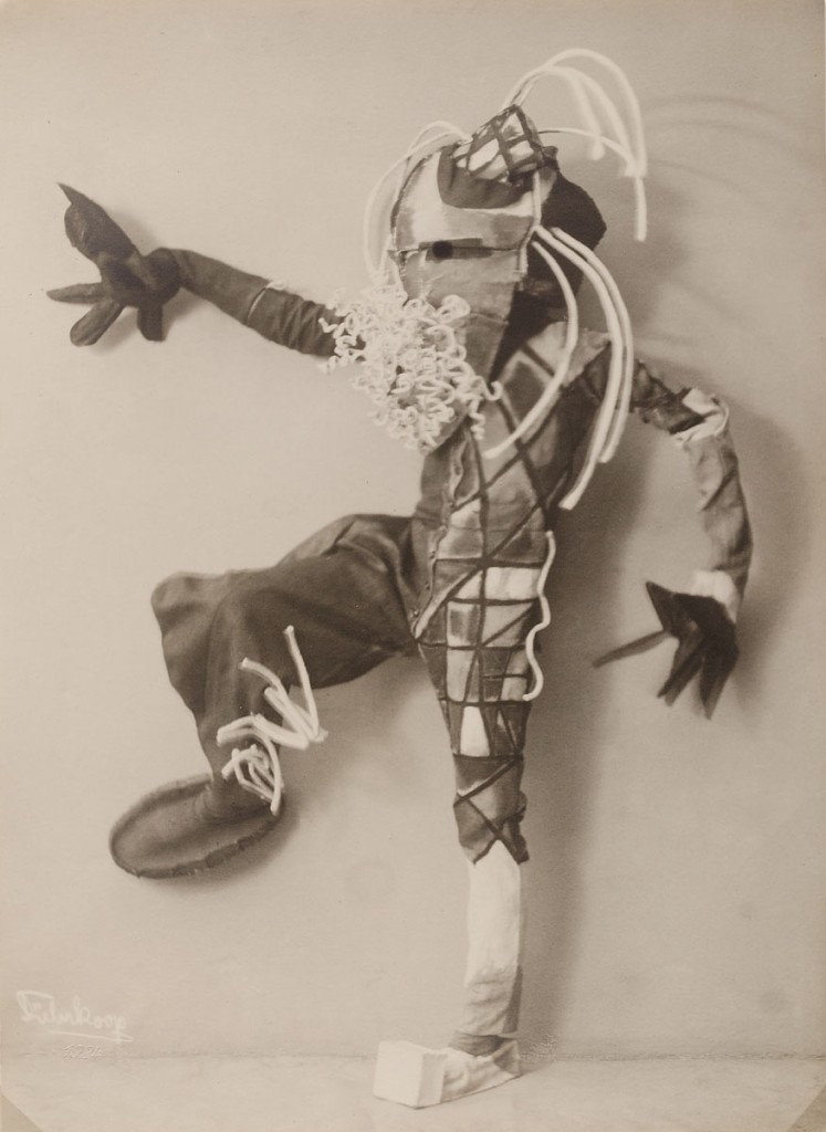 Diez-Dührkoop photographs of dancers Schulz Holdt costumes costumes Minya in expressionist costumes