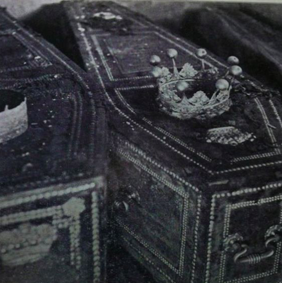 Lord Byron coffin