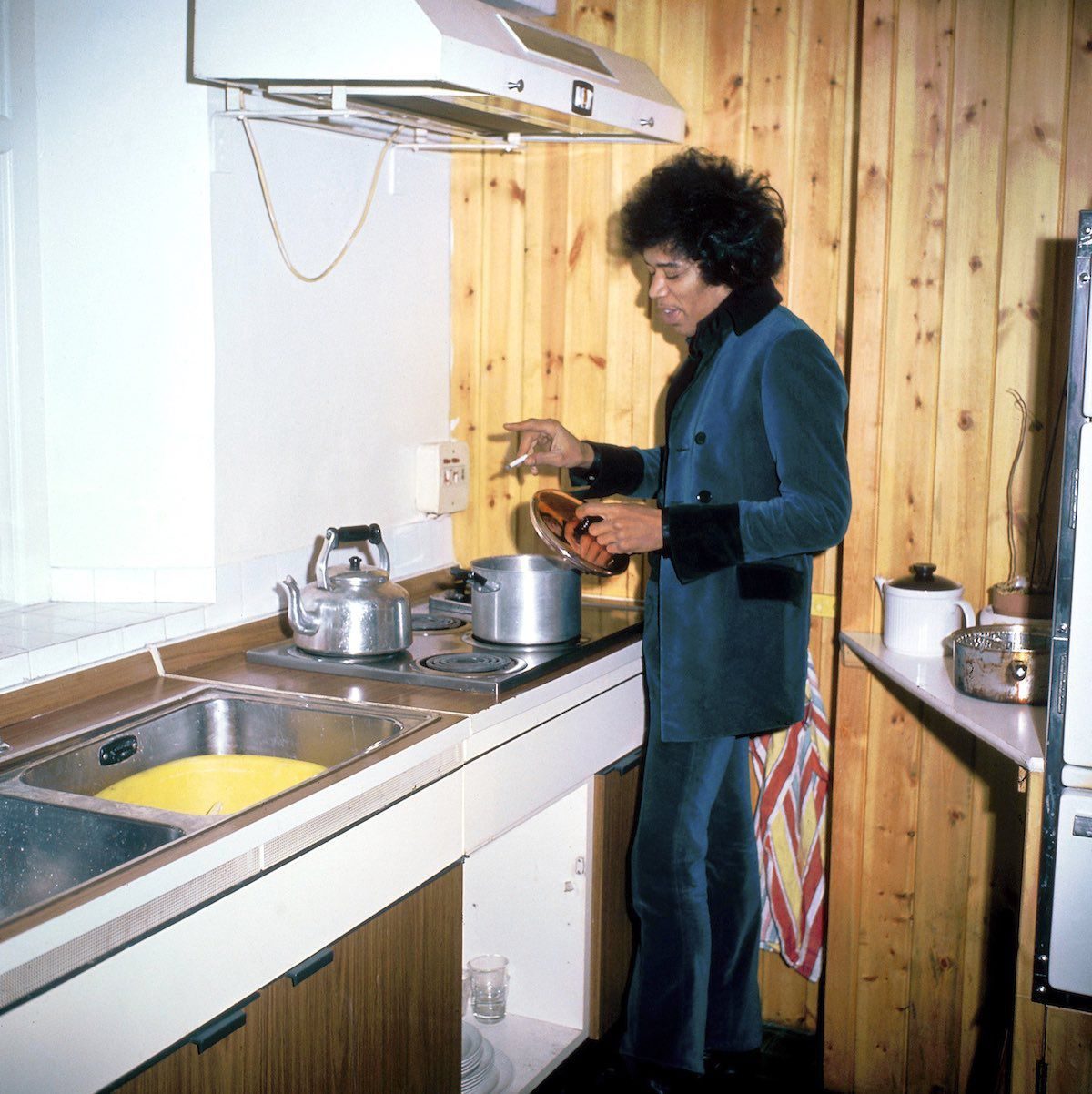 Jimi Hendrix home cigarette london