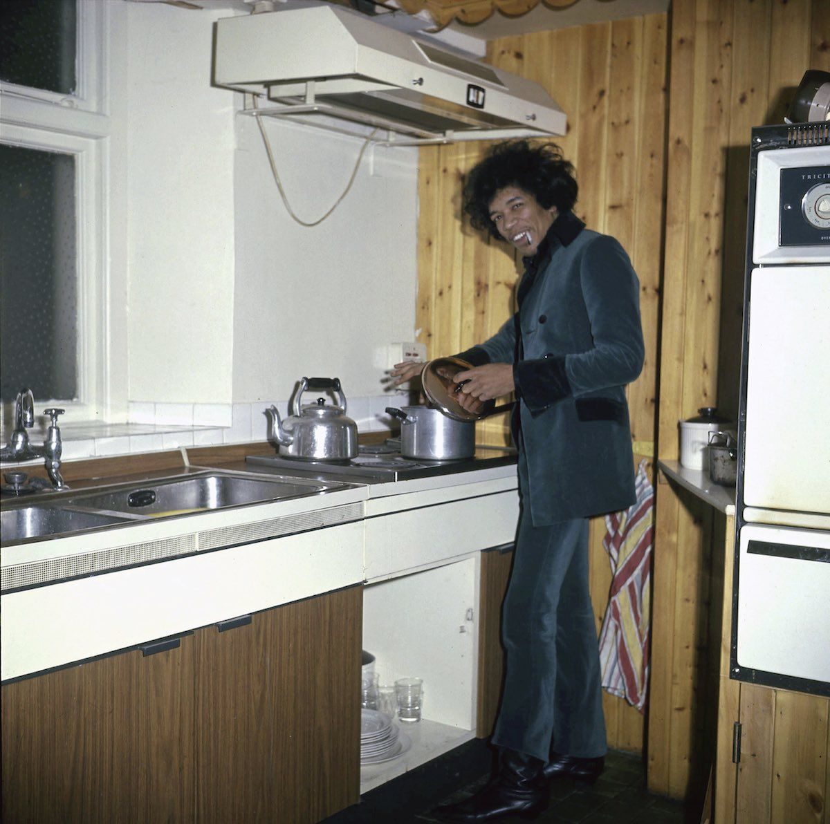 Jimi Hendrix home cooking
