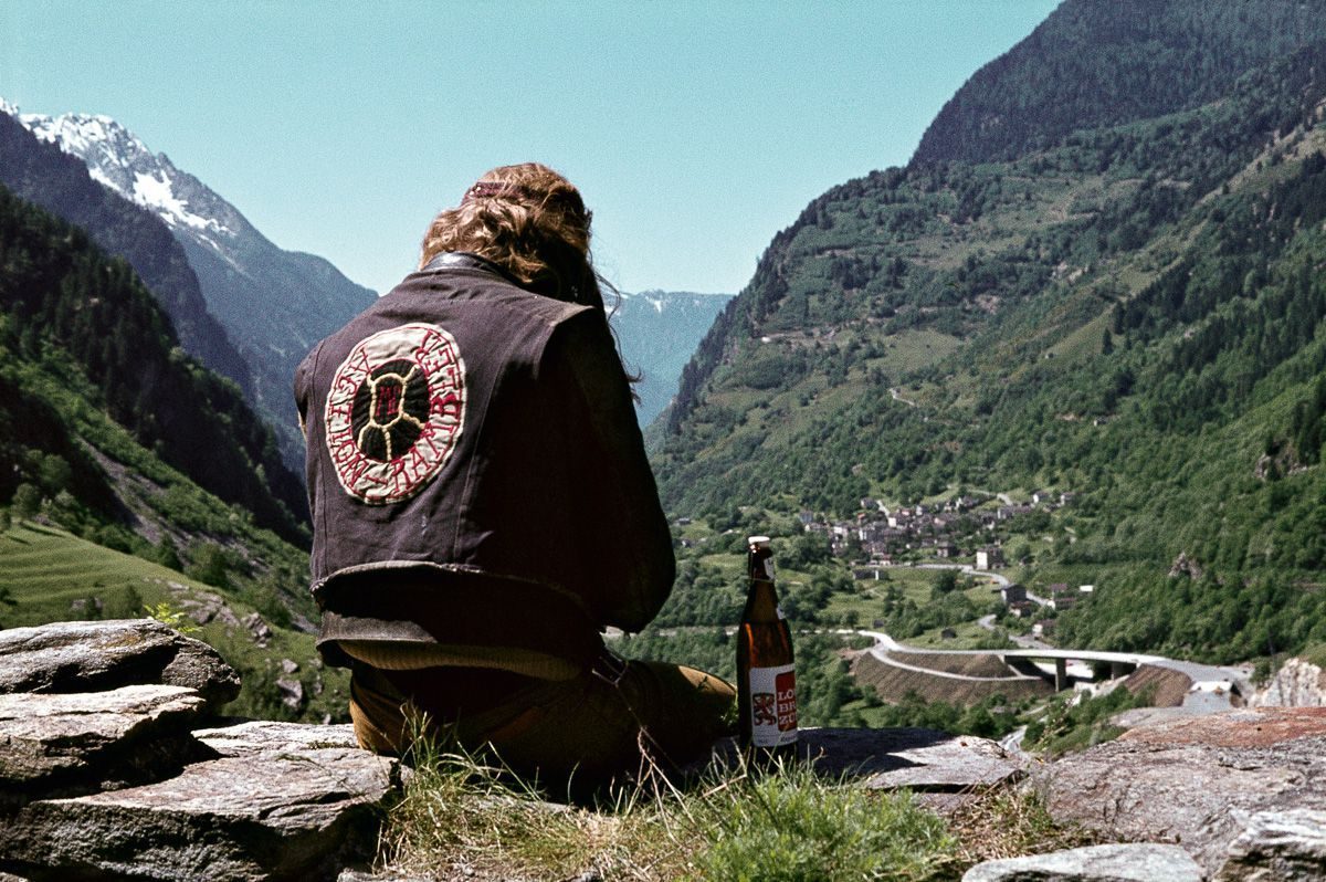 Karlheinz Weinberger photographs of teenagers and rockers in 1950s switzerland