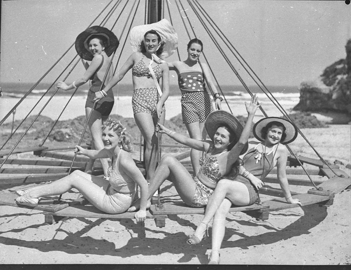 The Women Tamarama Beach 1939