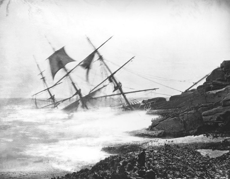 Incredible Photographs of Shipwrecks (1872 - 1997) - Flashbak