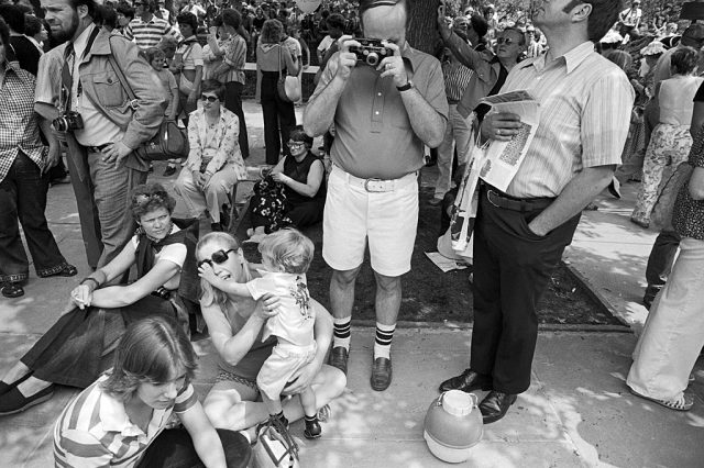 On The Streets For Philadelphia's Bicentennial Party - Flashbak