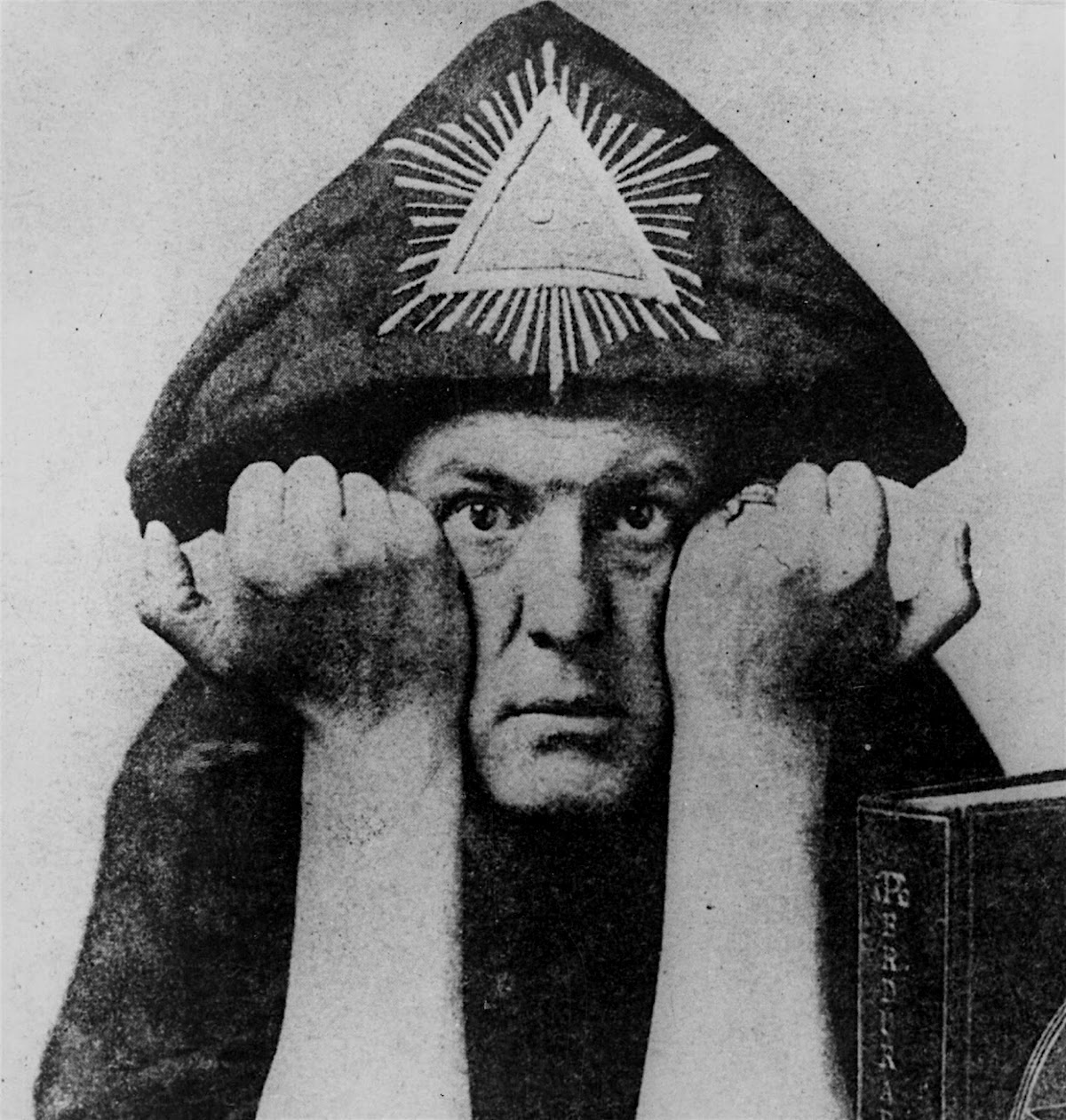 Aleister Crowley, occult, magic