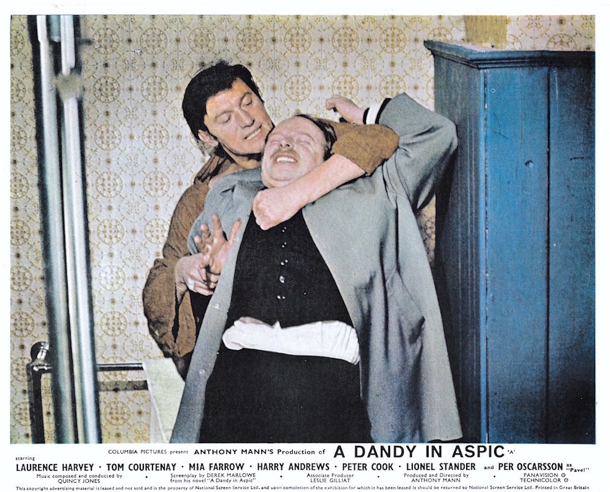 A Dandy in aspic, Laurence Harvey, John Bird, Derek Marlowe