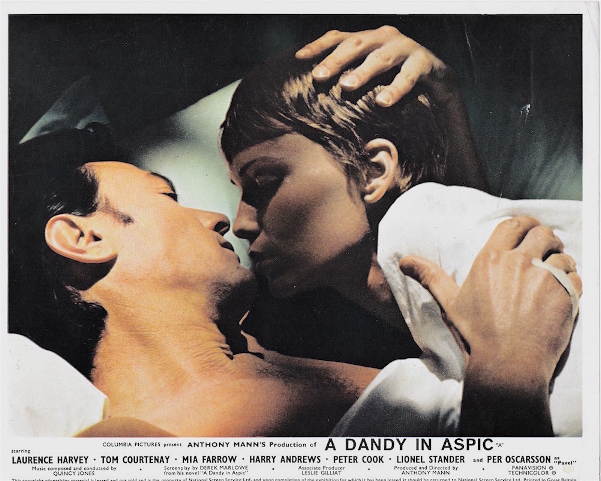 A Dandy in Aspic, Laurence Harvey, Mia Farrow