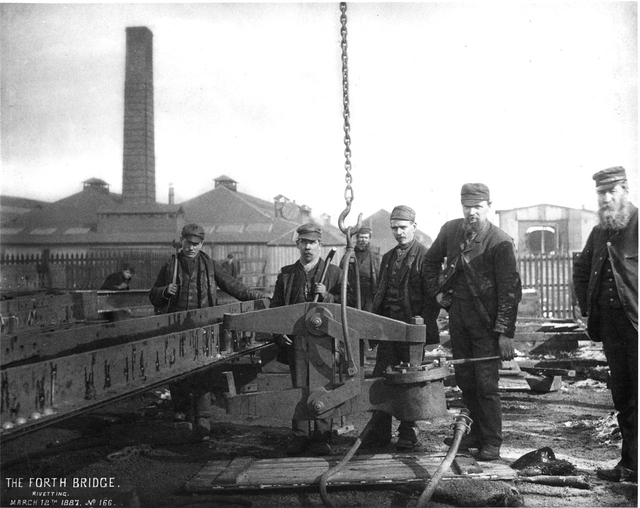 forth bridge building