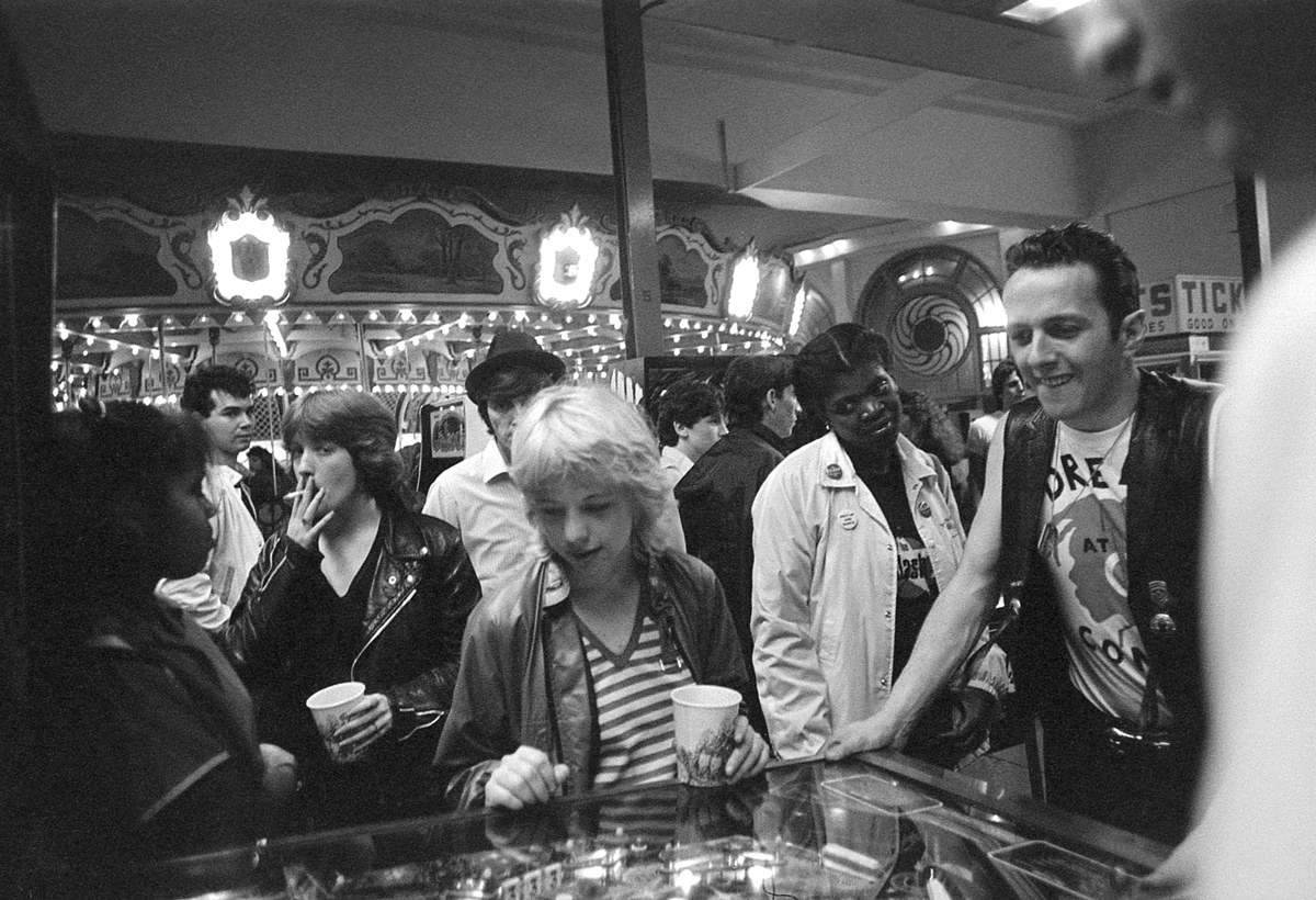 New Yorks Lower East Side Punk Scene In Photos From The Early 1980s Flashbak 