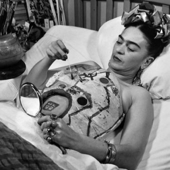 Frida Kahlo at home-5 - Flashbak