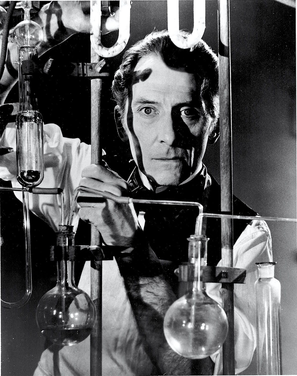 Peter Cushing, Frankenstein Must be Destroyed