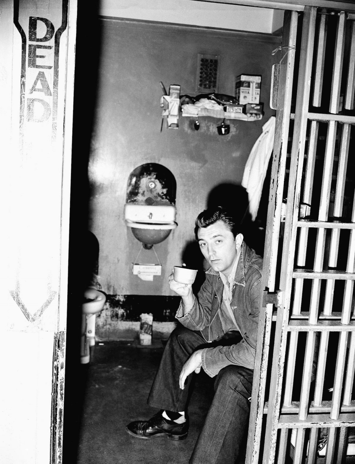 Robert Mitchum, prison
