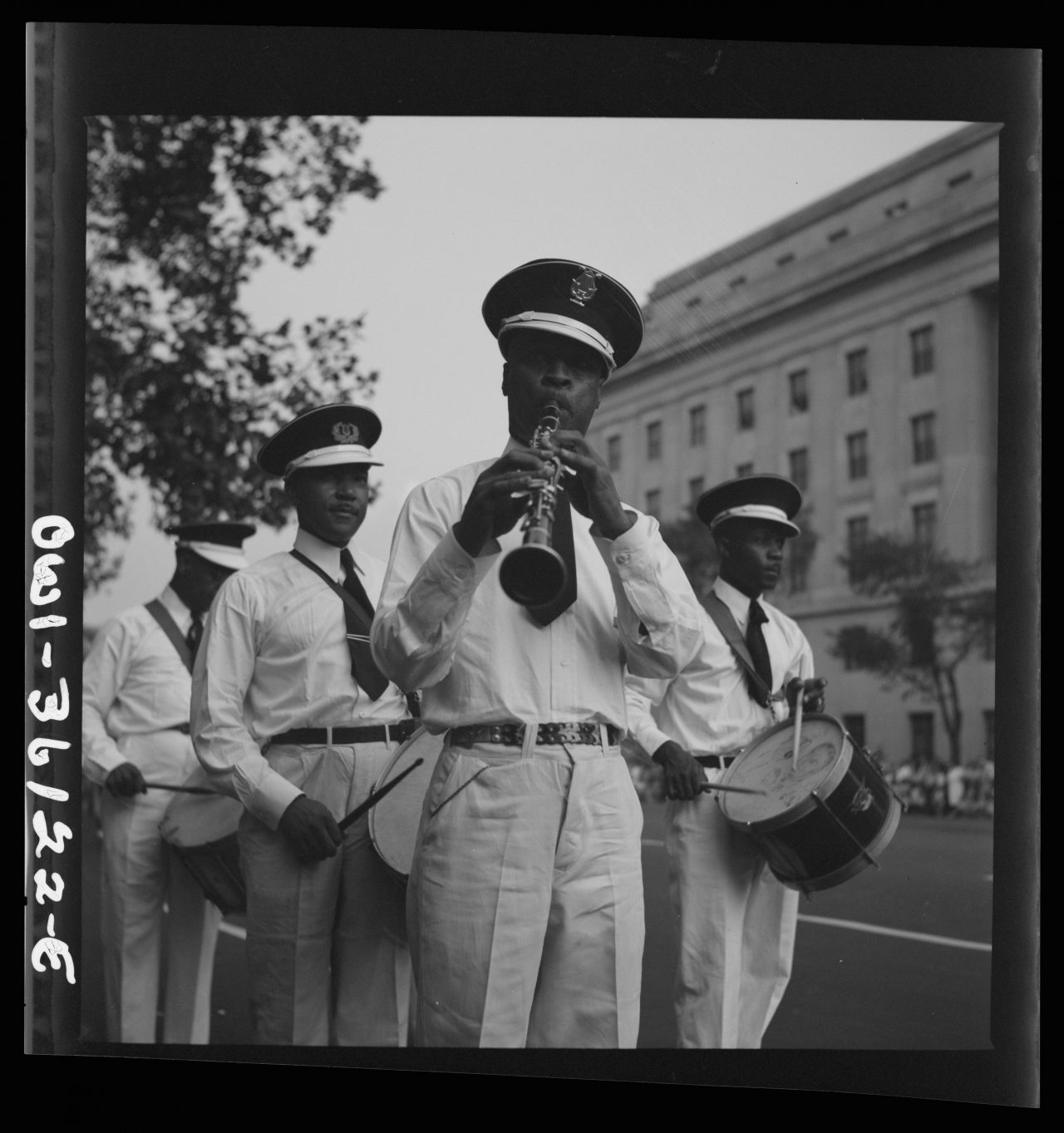 washington Dc war parade 1940s Esther Bubley office of war information