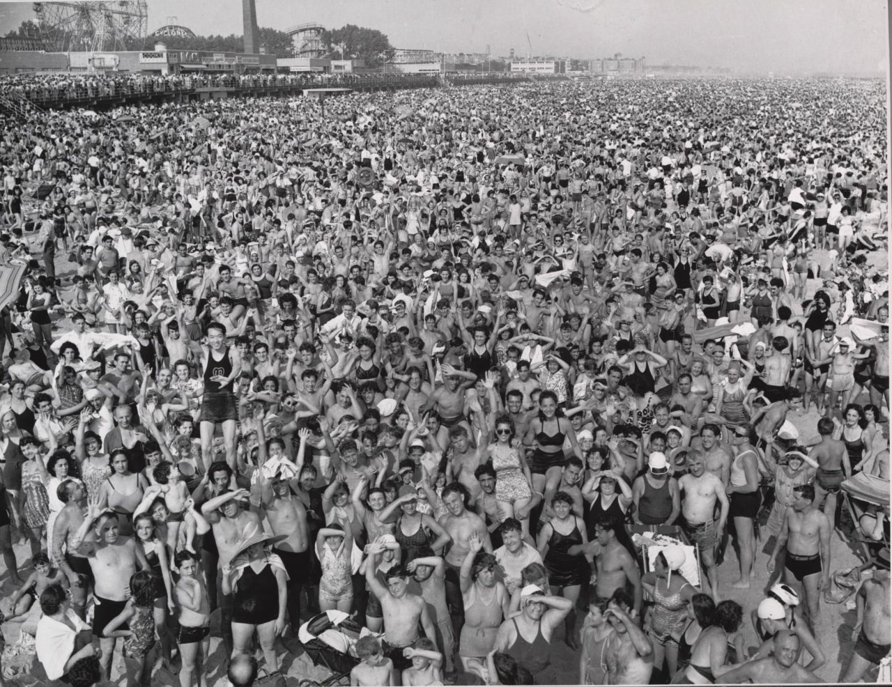 New York City Crowds In The Early And Mid 20th Century - Flashbak