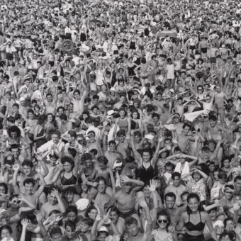 Crowd at Coney Island, 1940 by WEEGEE - Flashbak