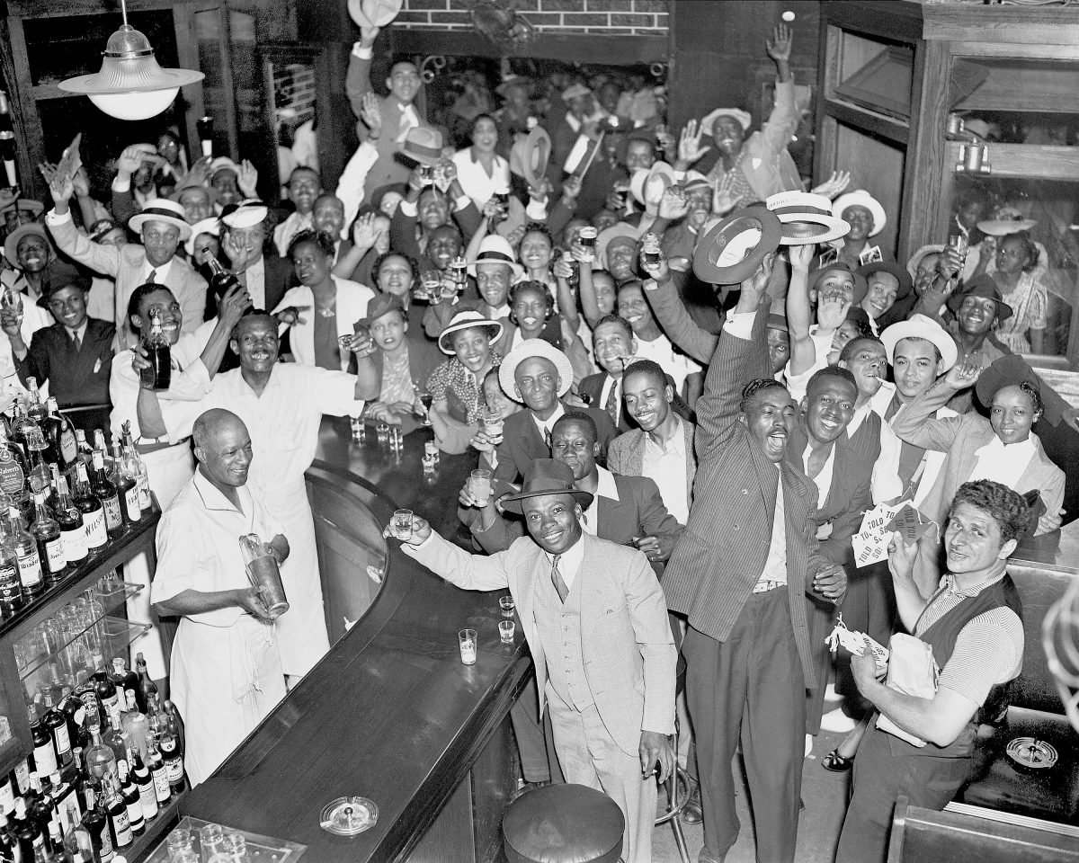 Title: Harlem, the Negro section of New York City, went wild with joy immediately after receiving word that Joe Louis had stepped one rung higher on his climb for the heavyweight title ... winning on technical knockout over Primo Carnera, former champion, at Yankee Stadium, N.Y. Date Created/Published: 1935 June 25.