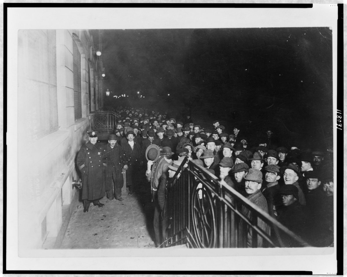 Title: [Crowd of men outside municipal lodging house, waiting for the doors to open, New York City] Date Created/Published: [1914 Jan. 18]
