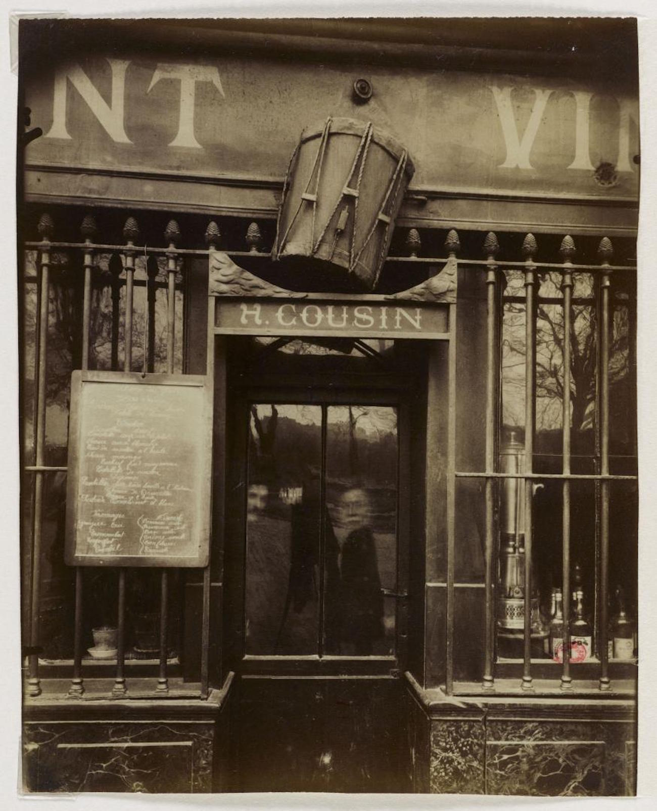 Eugene Atget - The Photographer who Walked Fin de Siècle Paris - Flashbak