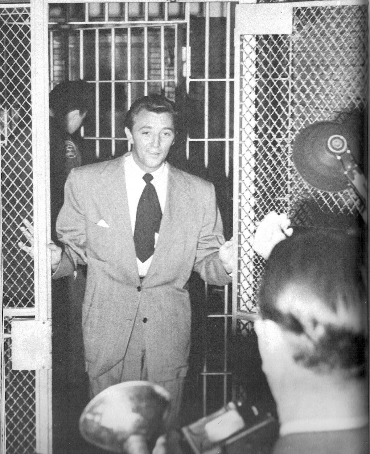 Robert Mitchum, Hollywood, prison