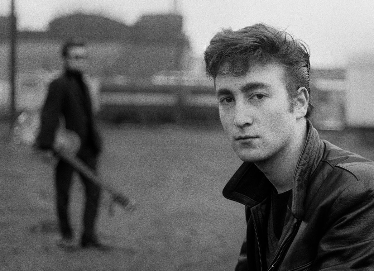 Astrid Kirchherr, John Lennon und Stuart Sutcliffe auf dem Messegelände der Beatles in Hamburg, 1960