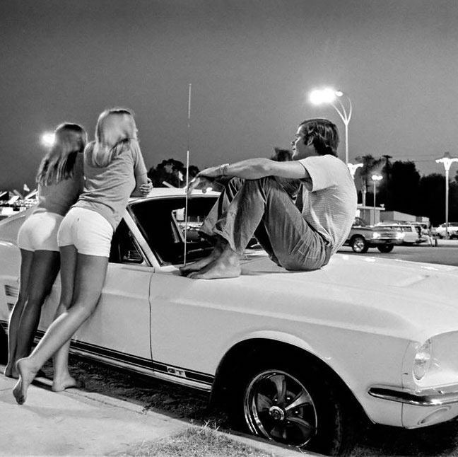 Fabulous Photographs of Cruising Van Nuys Boulevard In 1972